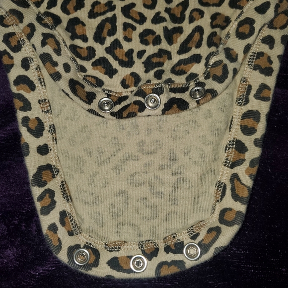 Old navy leopard print (18-24m) - Picture 2 of 3